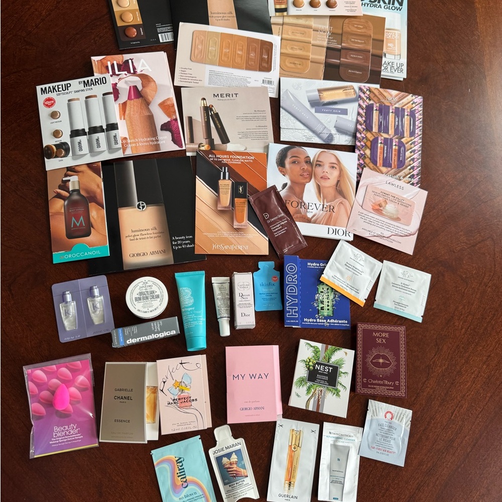 Bundle of 40 Beauty Samples